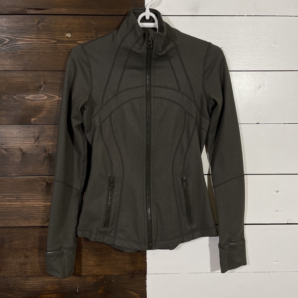 Lululemon Define Jacket Luon in Dark Olive Color -DKOV LW4AWLS Size 2